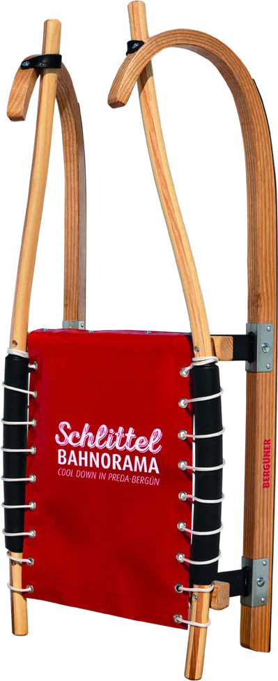 Roter Bergüner Carvingrodel für Kinder – Schlitten mieten in Preda-Bergün